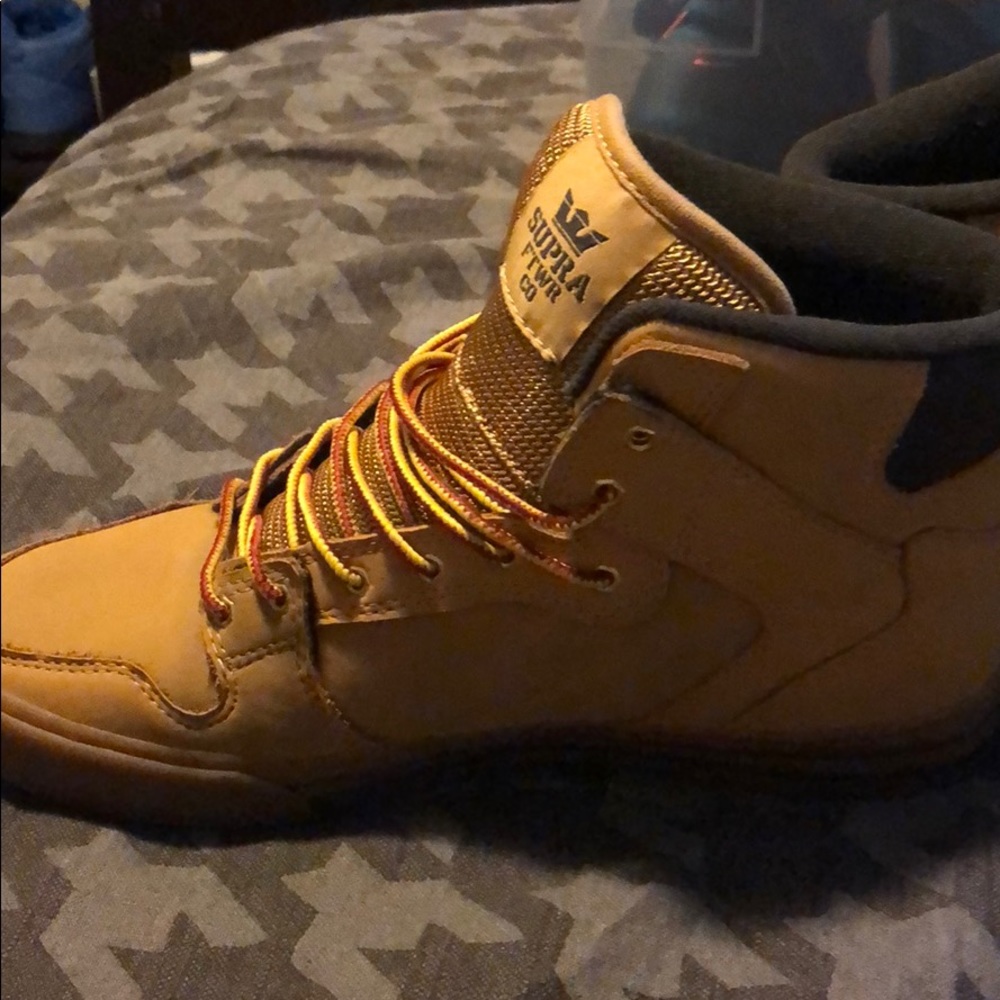 Supra - Picture 4 of 5